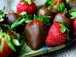 Chocolate berries